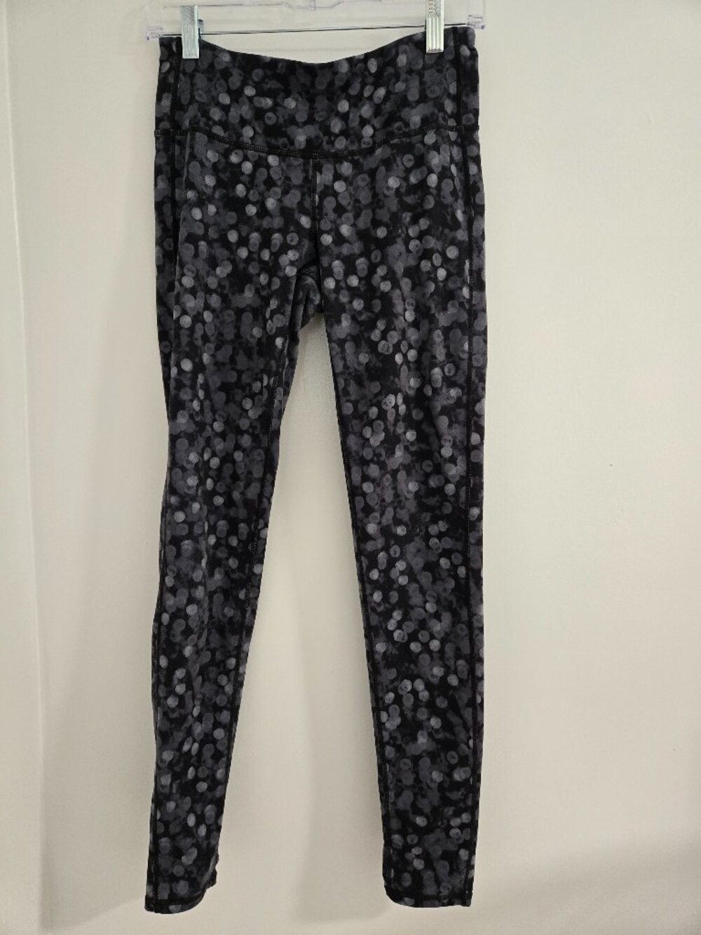Athleta Dot Chaturanga Leggings Women's Size Small Black Polka Dot Athletic Wear